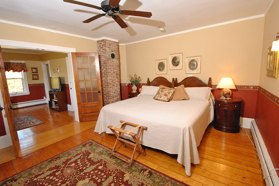 curtis-suite-bedroom